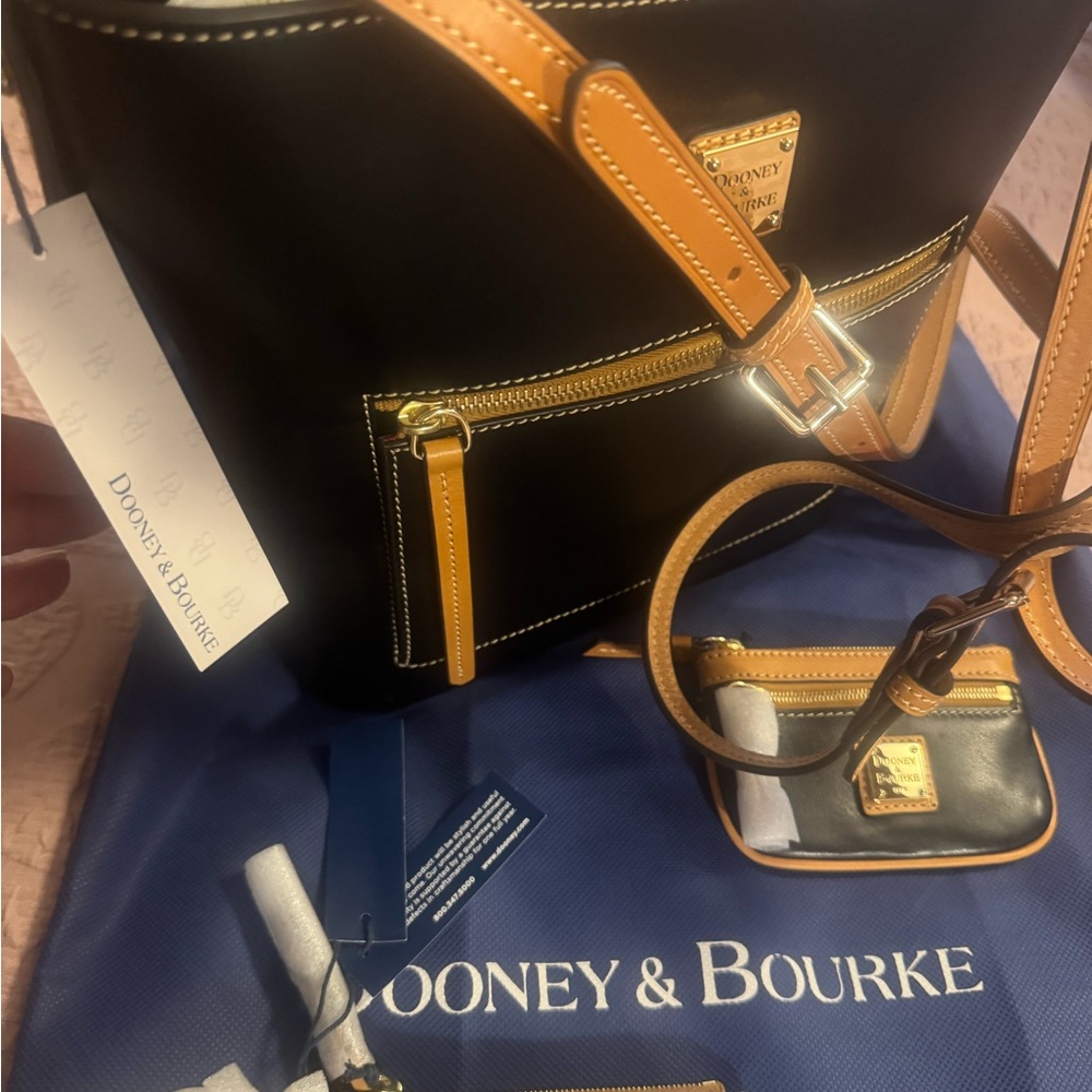 Dooney & Bourke Wexford leather Black and Brown Shoulder Bag Set - Picture 7 of 12